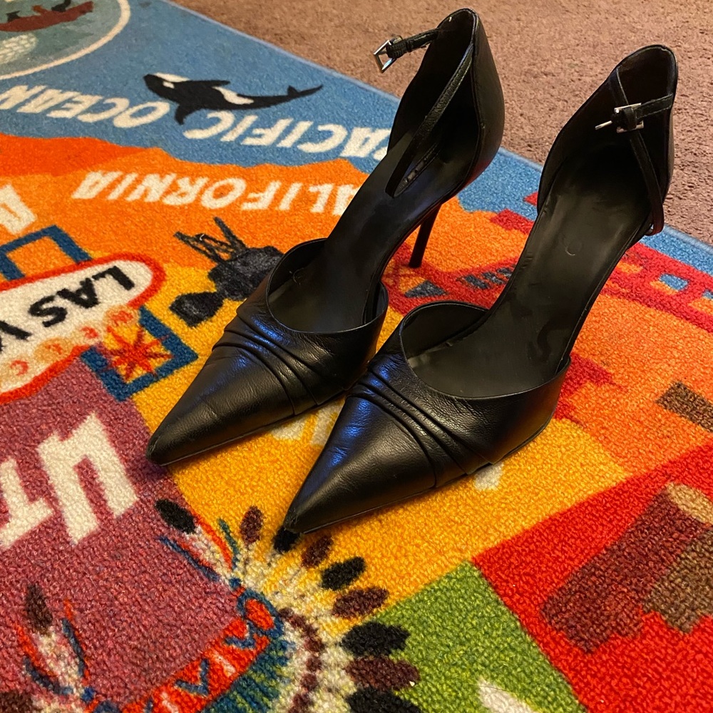 Heels - Picture 6 of 6